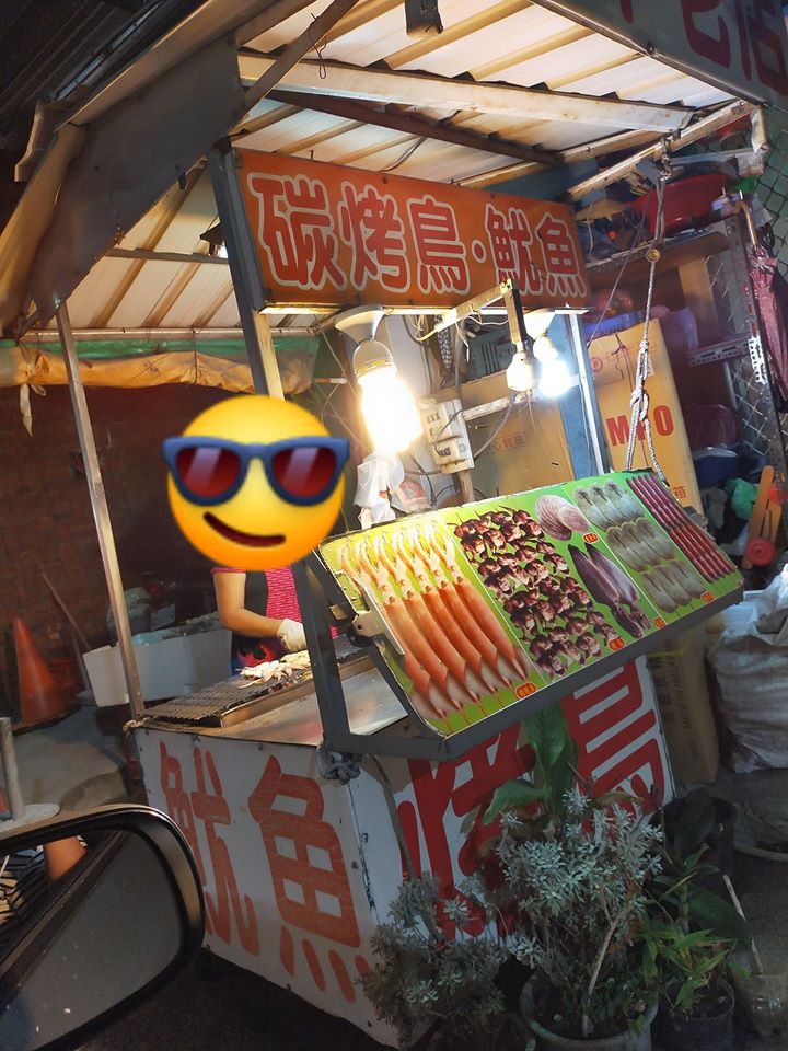 趁機漲價？遊客怨楓港「一串烤魷魚+黑輪200元」根本槓盤子　老闆娘無奈「攤開所有成本」：有很過分嗎