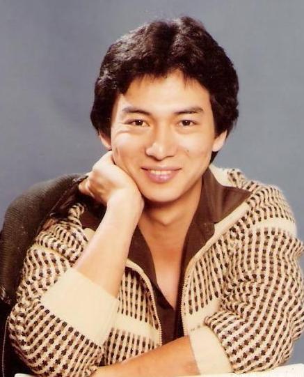 兄妹不同命！惠英紅親哥「兩婚兩離受重傷」陷低潮　為戲暴瘦30公斤「倒在家中9天無人知」55歲黯然離去