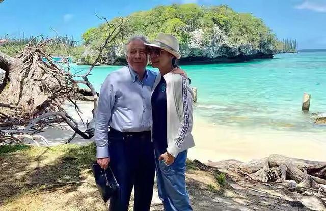 晚點幸福沒關係！楊紫瓊「前夫是28億富商」二婚甜嫁法拉利總裁　熱衷公益「說服美國總統捐2億」全場歡呼