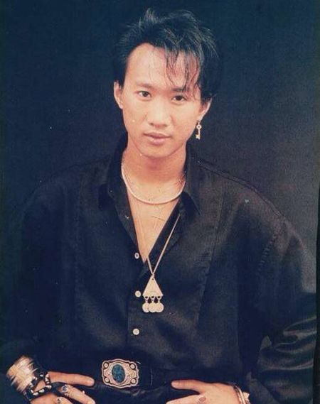 離開27年了！黃家駒走後「未婚妻終身未嫁」求婚戒戴30年　出殯前夕才公開「做背後的女人」：沒人比他好