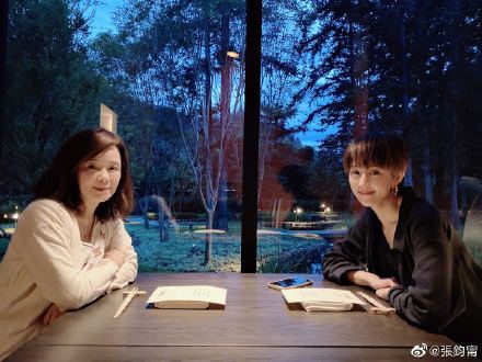難怪女神這麼正！37歲張鈞甯「超凍齡童顏」美翻　加碼PO出「66歲親媽近照」網狂讚：美女基因來源