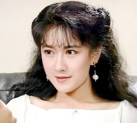 瀟灑迎接單身!《家有仙妻》戈偉如敢愛敢恨「兩度離開豪門超乾脆」 比起妻子「更重視當母親」55歲仍美翻