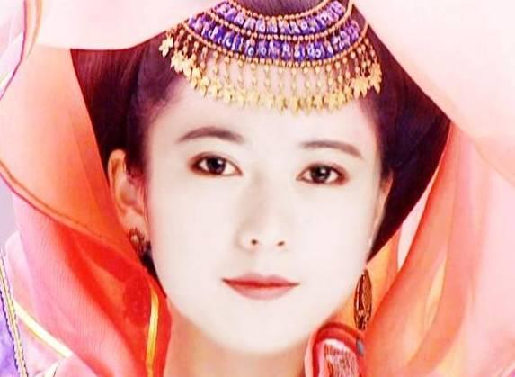 瀟灑迎接單身!《家有仙妻》戈偉如敢愛敢恨「兩度離開豪門超乾脆」 比起妻子「更重視當母親」55歲仍美翻