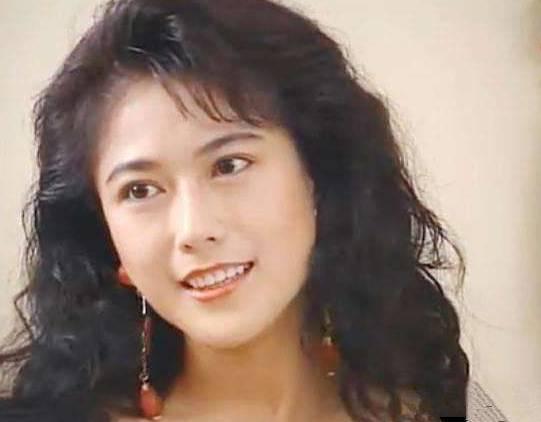 瀟灑迎接單身!《家有仙妻》戈偉如敢愛敢恨「兩度離開豪門超乾脆」 比起妻子「更重視當母親」55歲仍美翻