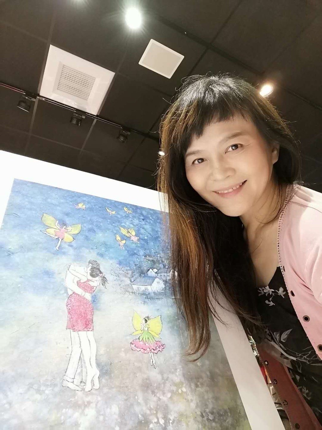 花系列女星辦畫展「百幅畫被搶空」轉戰藝術界成功　60歲維持「51公斤超驚人」自豪身材40年未變
