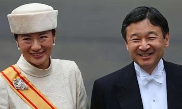 平民皇后！美麗外交官「讓天皇苦追7年」遭皇室打壓　「被逼生子憂鬱成疾」夫霸氣力挺：守護你，是我的承諾