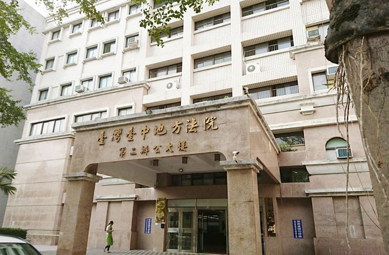 夫妻13年沒同房！老婆崩潰提離婚「老公一直跟婆婆睡」　新婚當晚「還不準關房門」她傻眼鬧上法院
