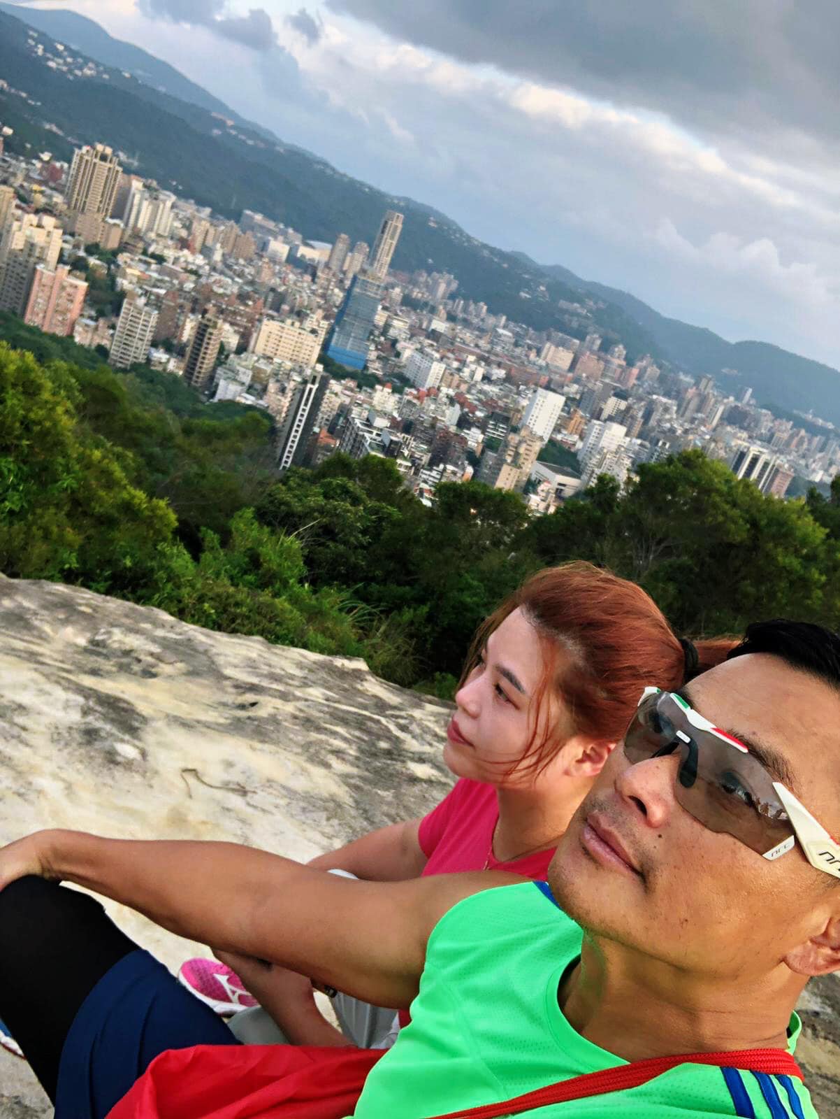 江宏恩妻「高中就愛20年後老公」追到電台靠上天圓夢！他選在家長面前求婚霸氣喊：這是種承諾