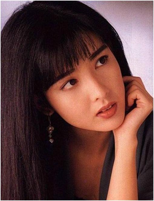 58歲黃凱芹「與周慧敏情意深重」父母互相認識　至今仍單身「她從沒給機會」：永遠是重要的人