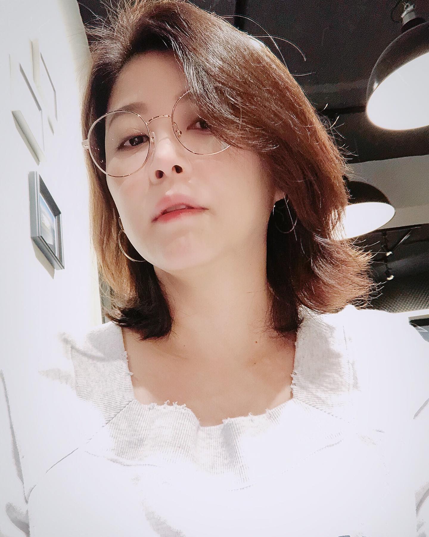 姊弟戀開花結果！本土劇一姐方馨「25歲成單親媽」　老公「把女兒視如己出」43歲勇敢再嫁❤