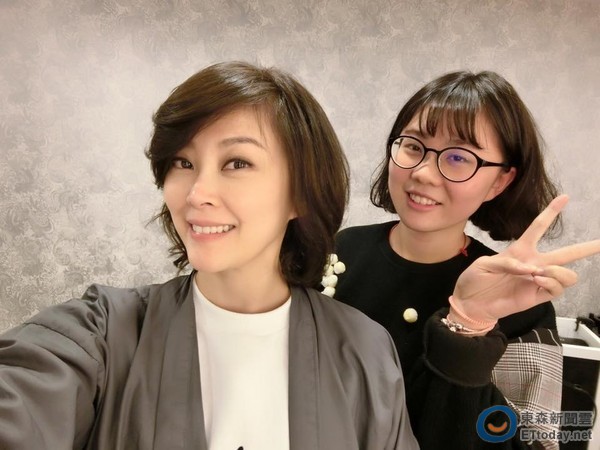 姊弟戀開花結果！本土劇一姐方馨「25歲成單親媽」　老公「把女兒視如己出」43歲勇敢再嫁❤