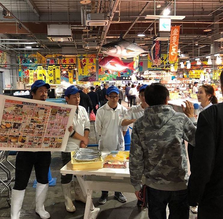 軟綿綿的屋頂!Q萌「圓頂棉花糖小屋村」像走進童話 夜晚「圓建築亮起閃耀燈光」一眼望去超浪漫❤️