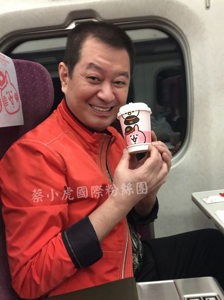 私房錢塞給兒圓夢！蔡小虎趕路跨越360公里「為見母最後一面」　「珍藏手尾錢」演唱會照片不離手：她真的很偉大
