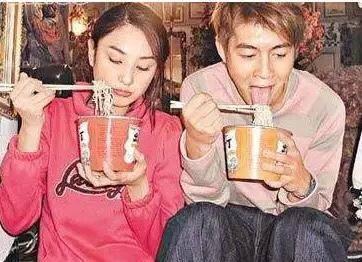 母女三代共用一張臉！鄭希怡女兒完美繼承媽媽美貌　看見外婆年輕照「完全複製粘貼」難認出：基因太強大