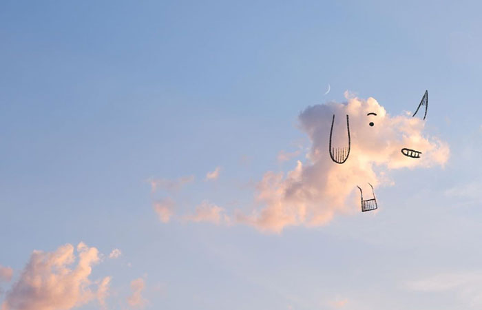 天空怎麼有鱷魚？童書作家畫出「超療癒雲朵塗鴉」　抬頭看「露肚小怪獸、毛茸茸小羊」一秒被融化❤