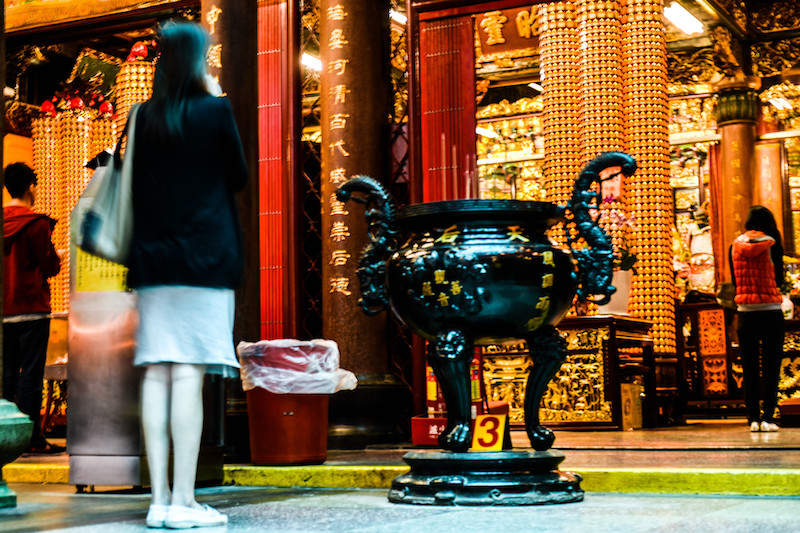 60萬金飾不見！公公求問神明「只有媳婦3聖筊」：一定是她　改口不想再追究「兒子決定離家出走」
