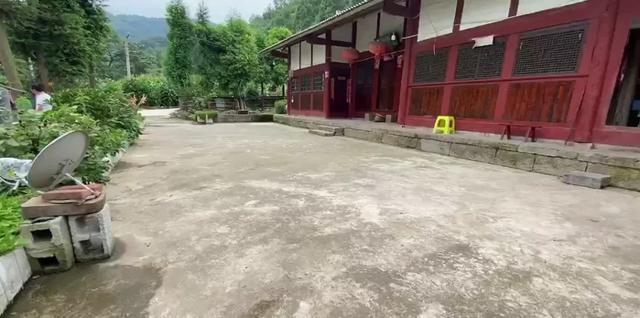 等你回來！全家飯桌「天天多擺一碗飯」往碗裡夾菜　一場意外「最愛兒子缺席32年」無法團圓