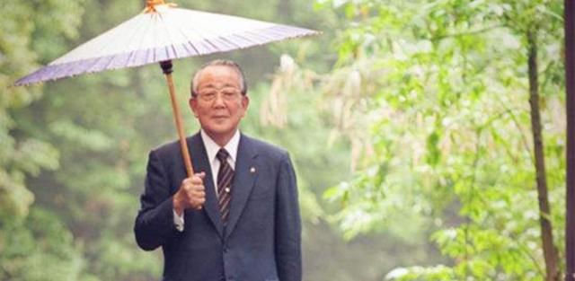 傳奇一生！商場強人患重症「65歲毅然剃度出家」　化緣「遇女清潔員贈100元買麵包」瞬間頓悟還俗