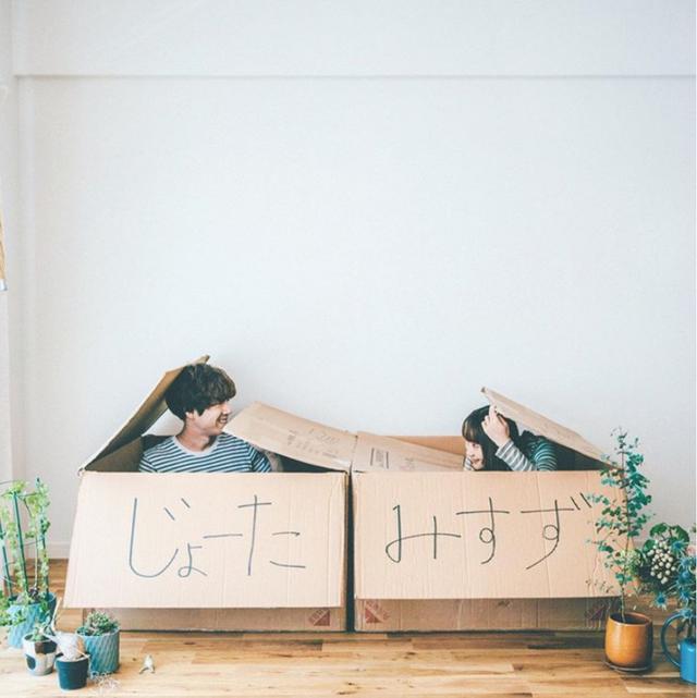 愛情的模樣！攜手50年「奶奶示愛爺爺害羞」寶貝孫女掌鏡　老少兩對愛侶「互相拍對方」時光並不漫長