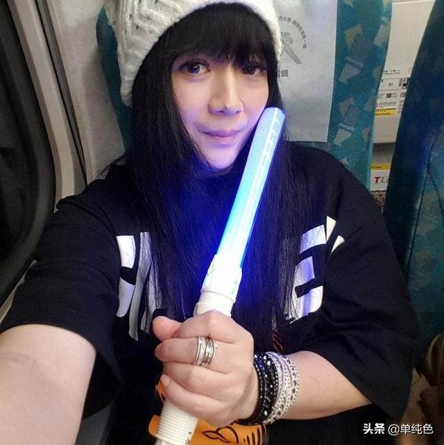 兒女優秀是最好補償！曾哲貞當紅為愛隱退「卻遭背叛」　離婚獨帶2娃「如今走出低潮」：婚姻不是一切
