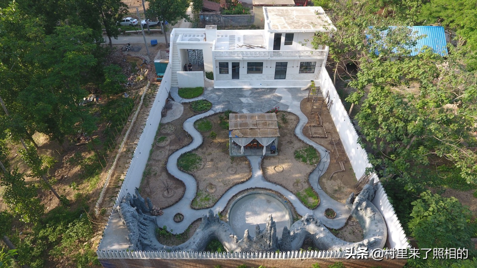 好想妳喔！單親媽回娘家20年舊院「打造夢幻莊園」　一點一滴親手蓋「傳承母親的愛」盼女兒快樂長大