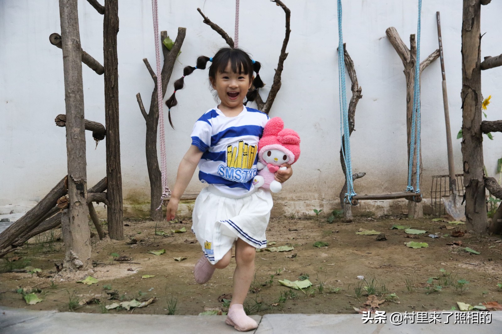 好想妳喔！單親媽回娘家20年舊院「打造夢幻莊園」　一點一滴親手蓋「傳承母親的愛」盼女兒快樂長大