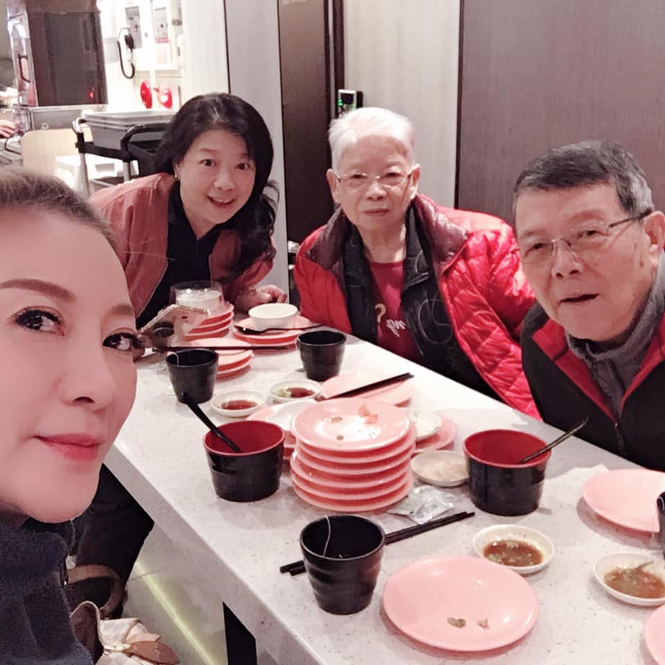 真正孝順是給父母想要的！楊繡惠做盡一切驚覺「爸媽不快樂」　一招「讓老爸阿西滿意了」：最貼心女兒