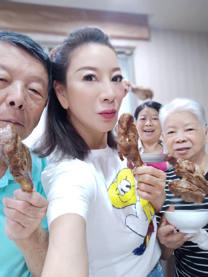 真正孝順是給父母想要的！楊繡惠做盡一切驚覺「爸媽不快樂」　一招「讓老爸阿西滿意了」：最貼心女兒