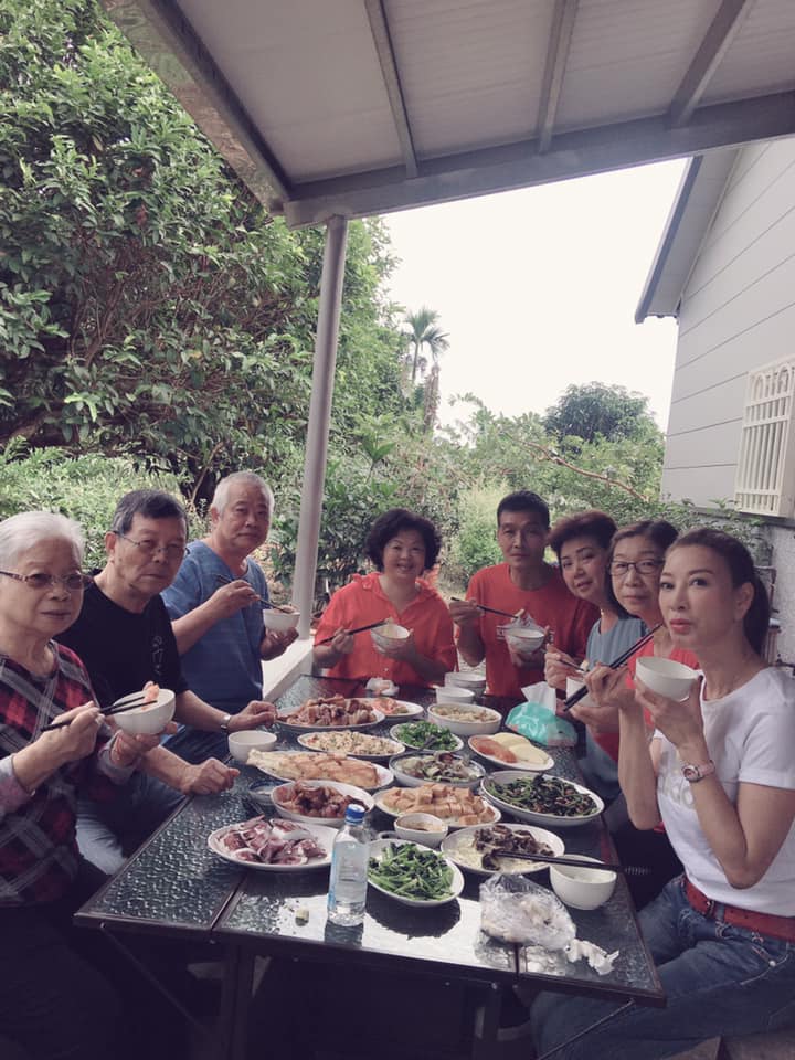 真正孝順是給父母想要的！楊繡惠做盡一切驚覺「爸媽不快樂」　一招「讓老爸阿西滿意了」：最貼心女兒