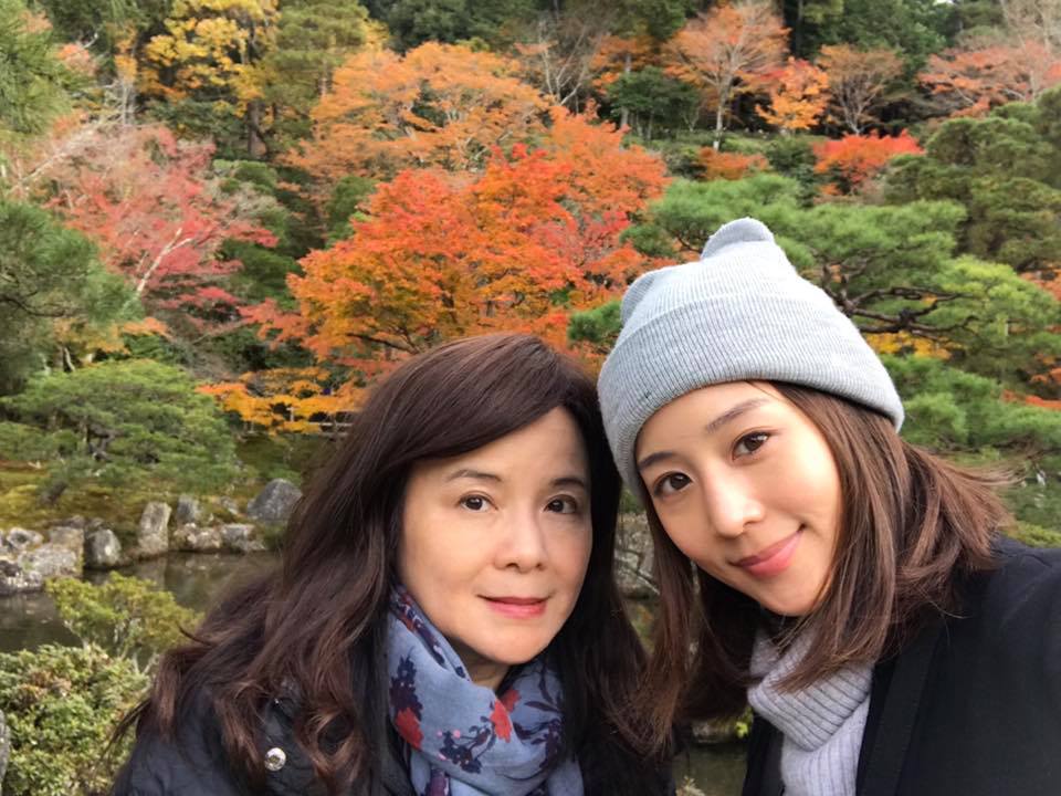 不想讀高中！張鈞甯姊姊「拿35分數學考卷回家」媽媽卻笑了　慶幸當年「沒盯著成績看」2女兒大有成就