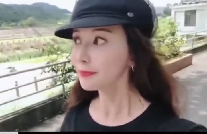 婚後1年認不出！林志玲近照「幸福到長相變了」引網友議論　本尊秒曬「自拍回應酸民」網呼：還是自然最美