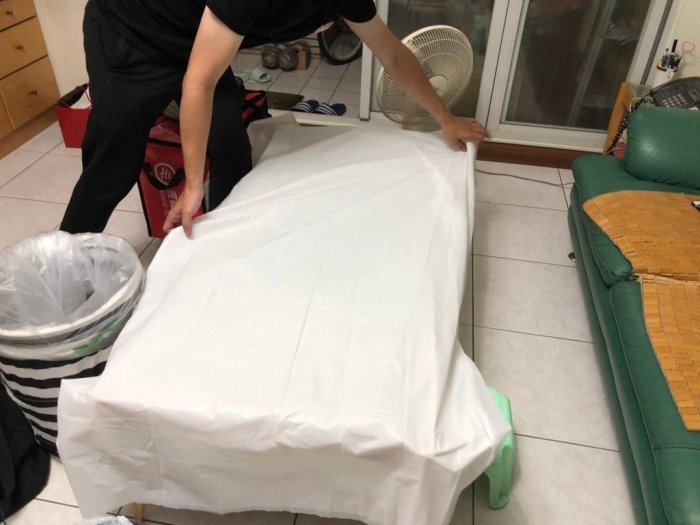 海底撈外送！她驚訝「點餐要超過2000」疑惑有多高級　店員上門「展現帝王級服務」網喊：再貴也值得