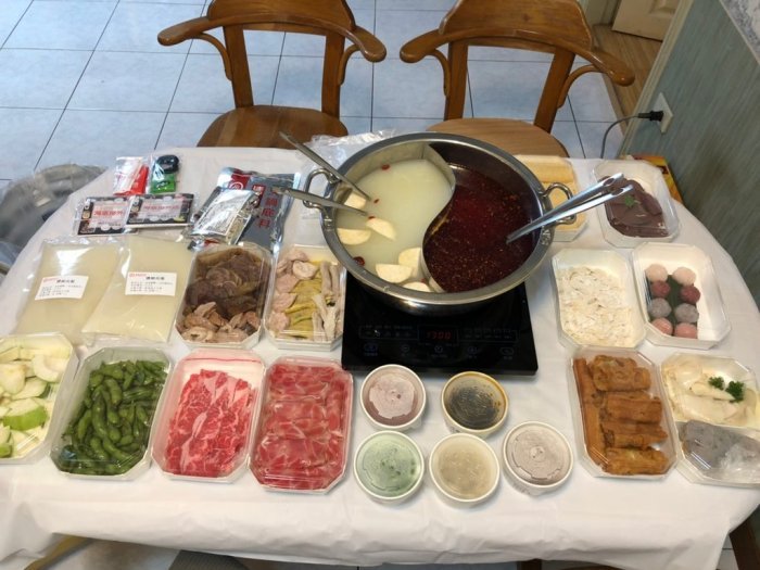 海底撈外送！她驚訝「點餐要超過2000」疑惑有多高級　店員上門「展現帝王級服務」網喊：再貴也值得