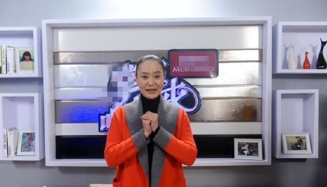 活成真女神！60歲劉雪華久違現身「鏡頭前大方露素顏」　正視歲月的流失「堅持不打美容針」優雅老去