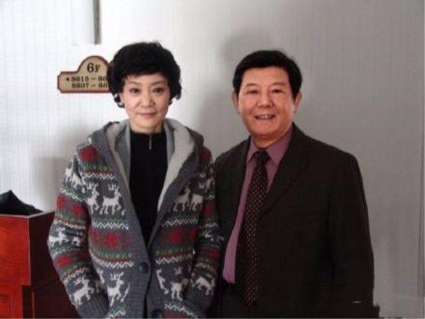 活成真女神！60歲劉雪華久違現身「鏡頭前大方露素顏」　正視歲月的流失「堅持不打美容針」優雅老去