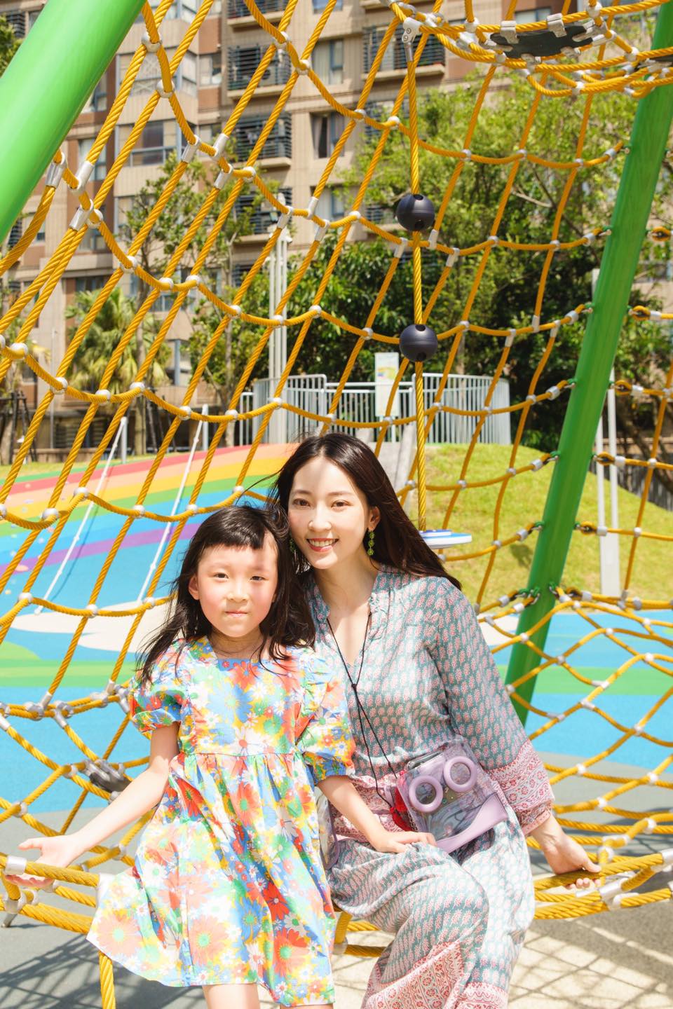 張菲孫女長大了！媳婦當年生子「包百萬大紅包」犒賞　決定「10億家產留兒孫」孫女甜喊：最喜歡鬍子爺爺