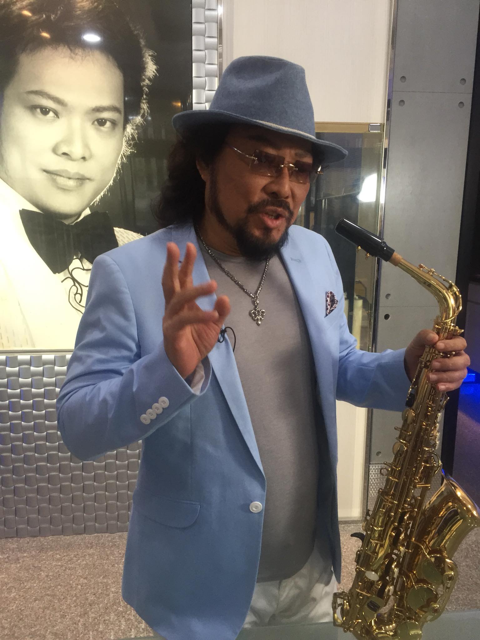 張菲孫女長大了！媳婦當年生子「包百萬大紅包」犒賞　決定「10億家產留兒孫」孫女甜喊：最喜歡鬍子爺爺