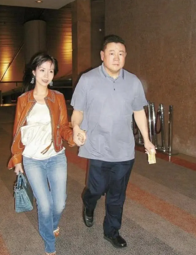 劉鑾雄女兒「意外曝豪宅內景」擁露天大泳池　曾送1億遊艇當玩具「因父母失和生嫌隙」：連爸爸都不叫