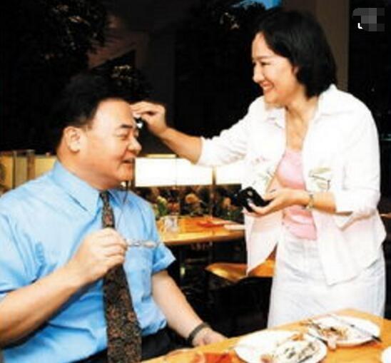 曾是瓊瑤名旦！她當紅時期「嫁醫生淡出螢光幕」低調度日　為兩兒重返舞台「笑揭婚姻長久秘訣」：其實很簡單