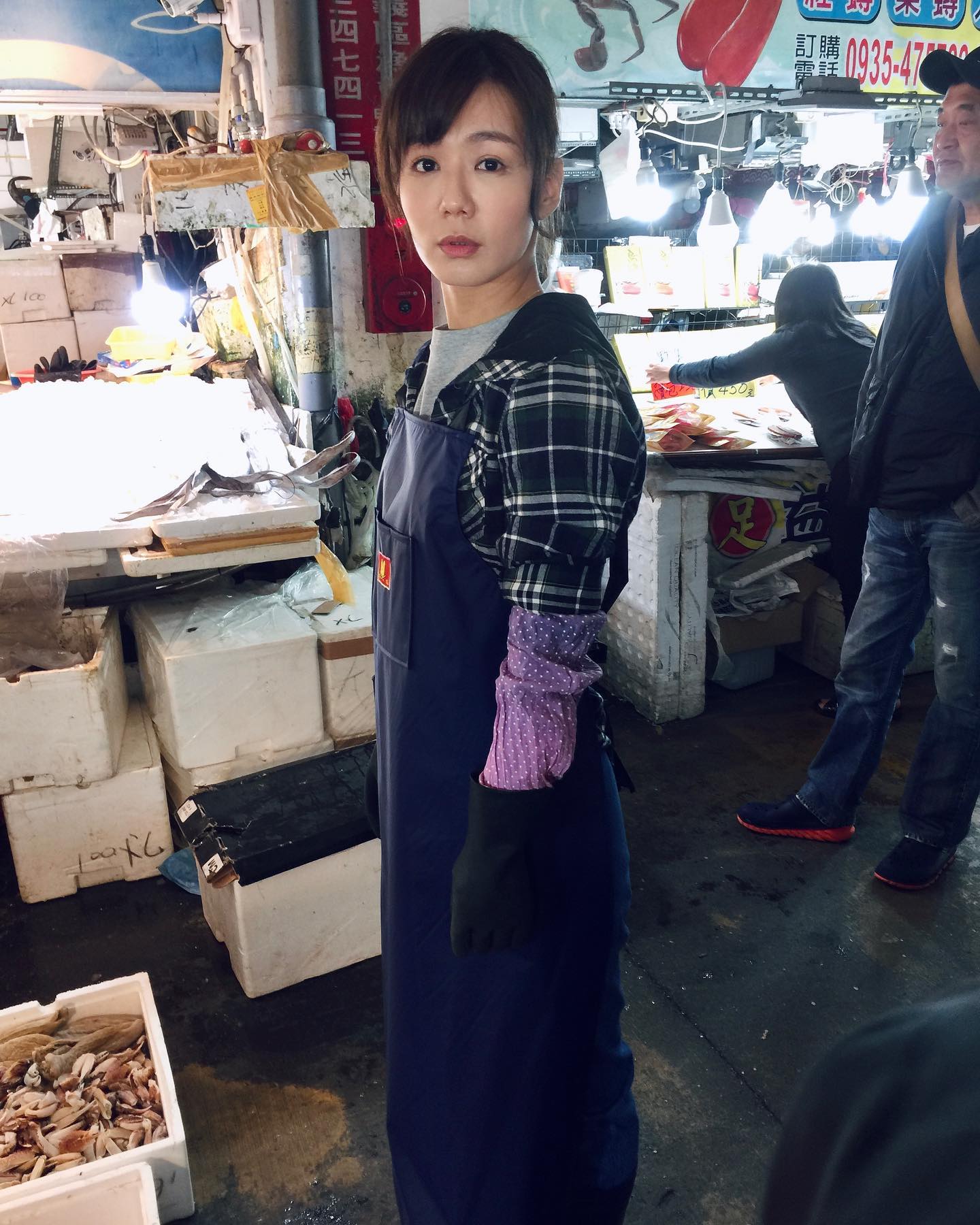 息影10年！本土劇女星「為伴重症母走完人生」兼差打零工　不捨媽媽「生前戴假髮擺攤」：沒為自己活過