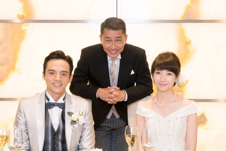 婆婆婚禮鬧場！衝上台叫囂「從我兒子跨下穿過」才算嫁進門　親友搖頭「認為新娘也有錯」：早就槓上了