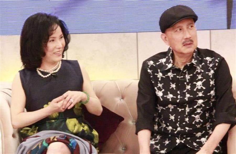 靠公公挽救婚姻！李亞萍笑憶「和余天數度鬧離婚」　暖憶公公「親自到娘家接她」：總把最好的留給我