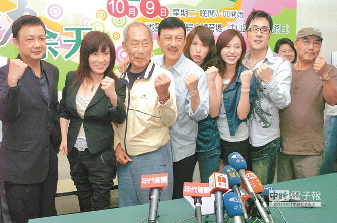 靠公公挽救婚姻！李亞萍笑憶「和余天數度鬧離婚」　暖憶公公「親自到娘家接她」：總把最好的留給我