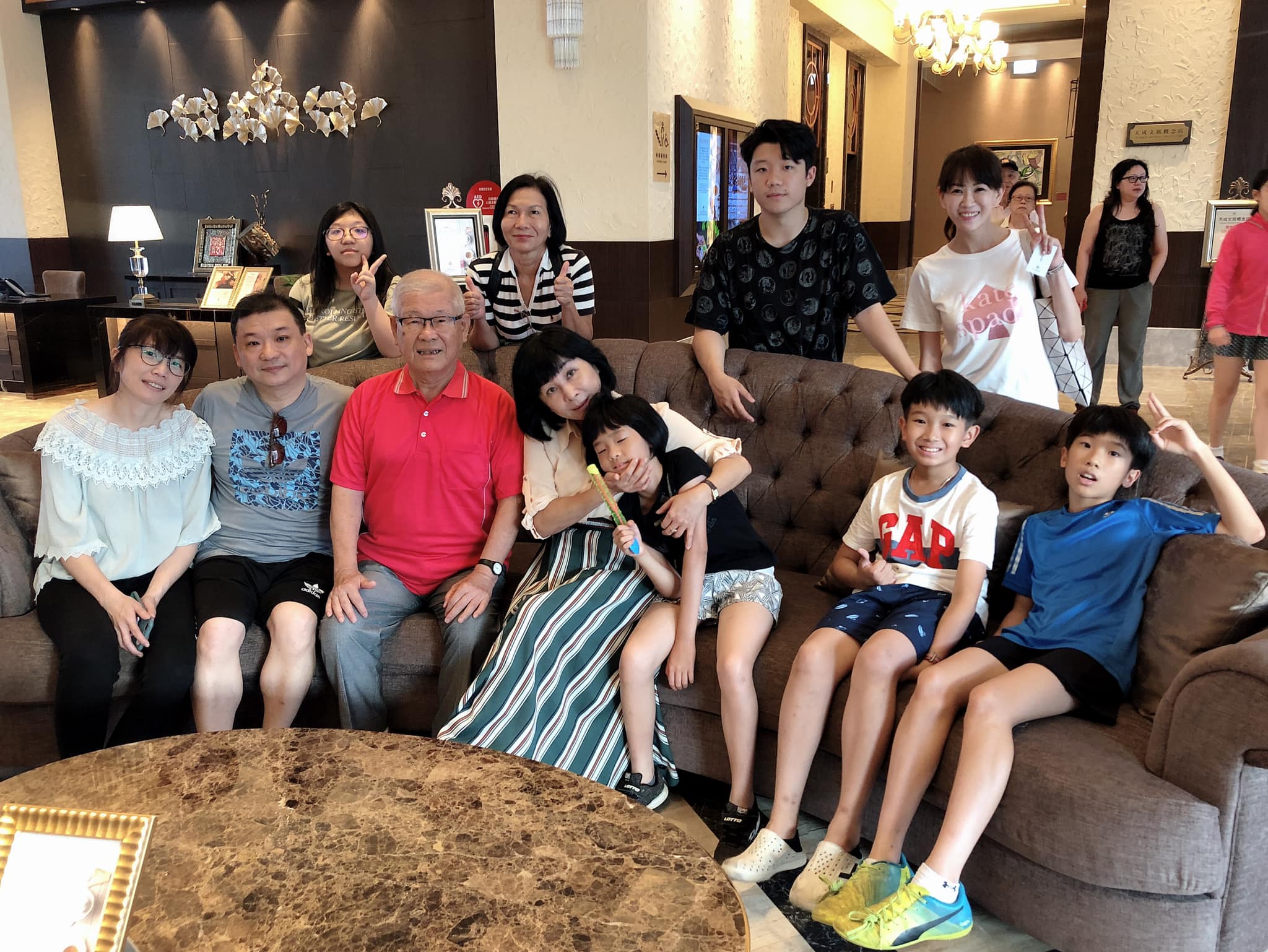 要孩子簽本票！吳淡如女兒生日「乾爹送奢侈大禮」：別人小孩寵不壞　立家規教育「為自己物品負責」買東西憑積分