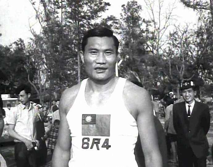 台灣武術奇人！47年前紅遍大街小巷「公車過他身都沒事」　晚年卻交代遺言「後代子孫不能再練武」