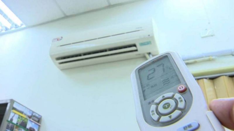 想吹冷氣又怕貴！師傅透露「遙控器上藏玄機」　輕按一下「直接省電25％」涼爽到天亮