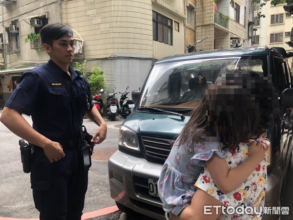 太魯閣帥警化身奶爸！3歲女童迷路大哭「一把抱起安撫」順利返家　員警「辦案認真負責」長相成亮點