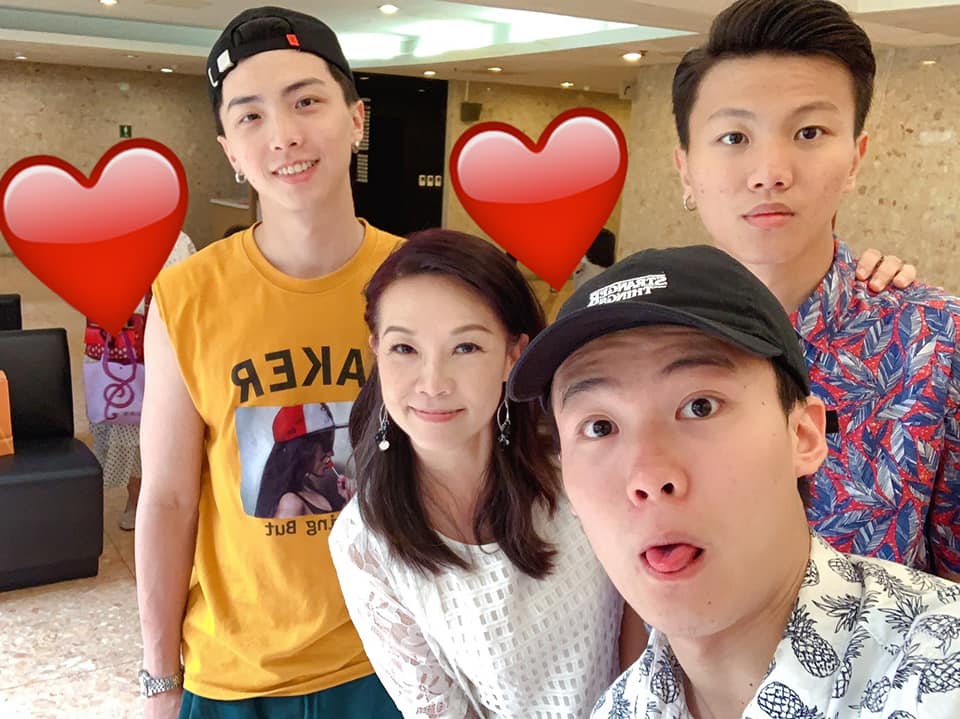 否極泰來！胡藝芬尪投資失利「從貴婦變跪婦」一度想出家　撐過低潮「3兒長大超帥」5口超幸福