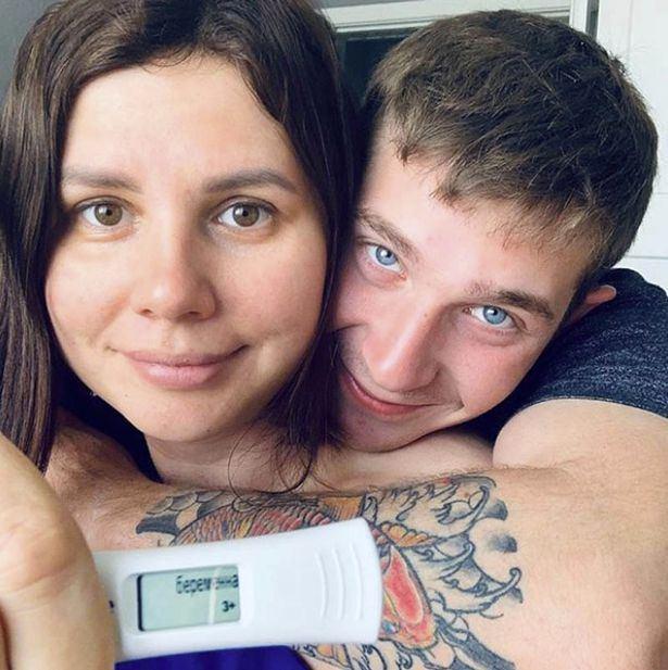 後媽變老婆！35歲減肥網紅「挺孕肚再婚小15歲繼子」喜極而泣　前夫首曝「離婚內幕」吐心聲：無法原諒