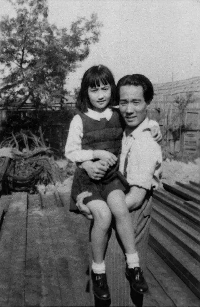 不曾轟烈卻踏實！37年前「情同親兄妹」邀她參加婚禮　37年後痛失愛妻「彼此昇華成愛情」相伴活到百歲